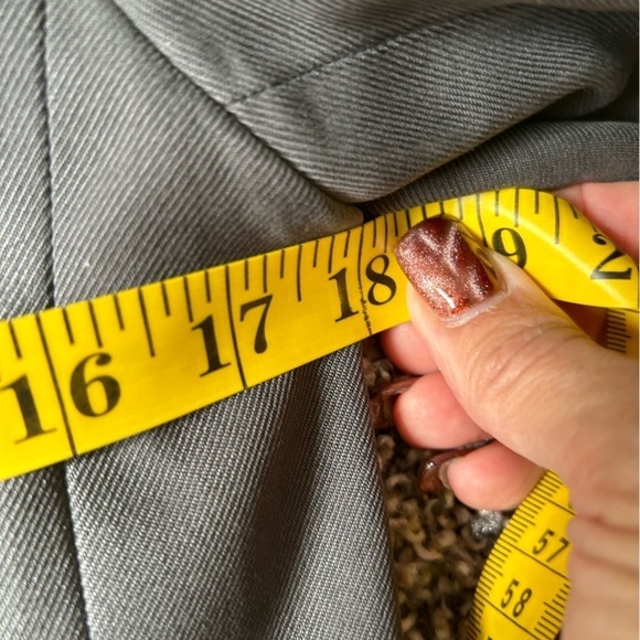 Banana Republic Women’s Blazer 100% silk exterior size 4 - Picture 6 of 10